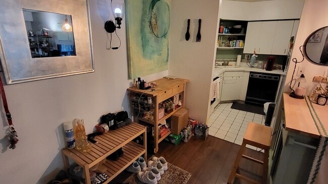 Building Photo - 135 Pleasant St