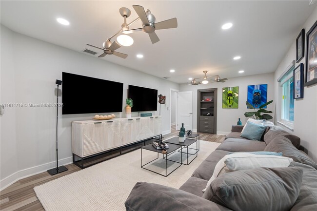 Building Photo - 8234 SW 60th Ct