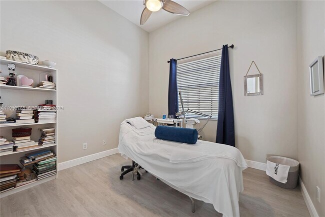 Building Photo - 109 SW 128th Ave