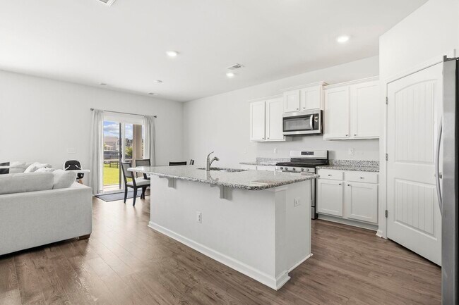 Building Photo - 10030 Hamilton Br Lp