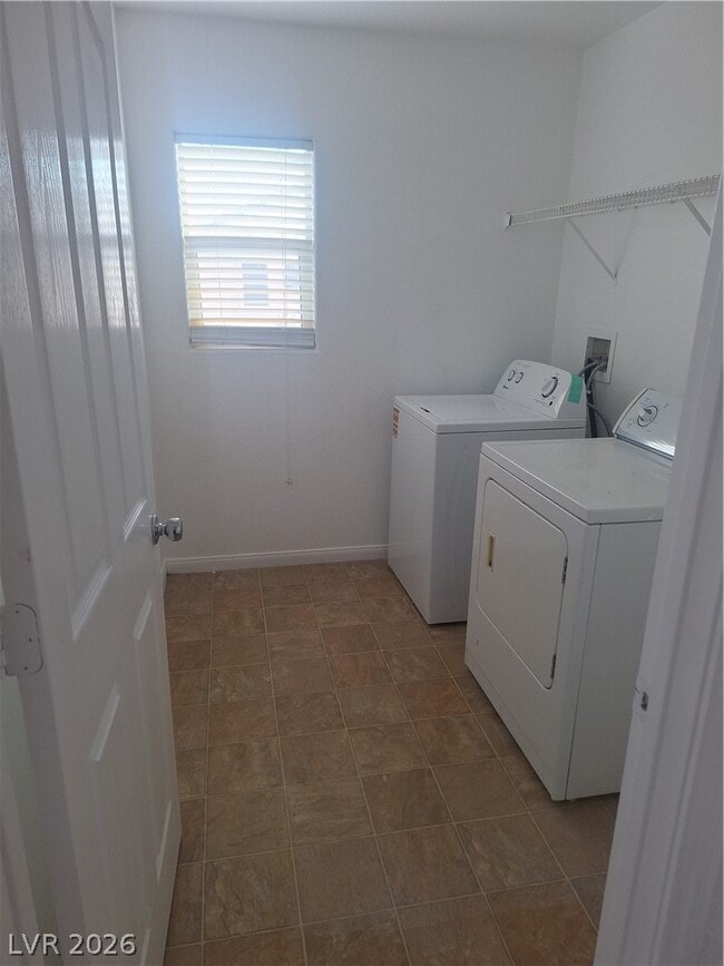 Building Photo - 304 Raptors View Ave