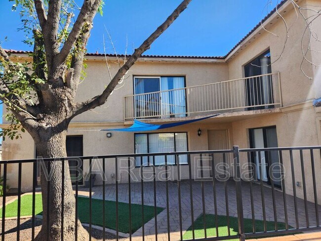 Building Photo - 15650 N 19th Ave