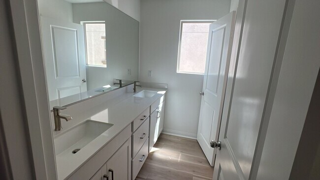 Building Photo - 21469 Thomas Ct