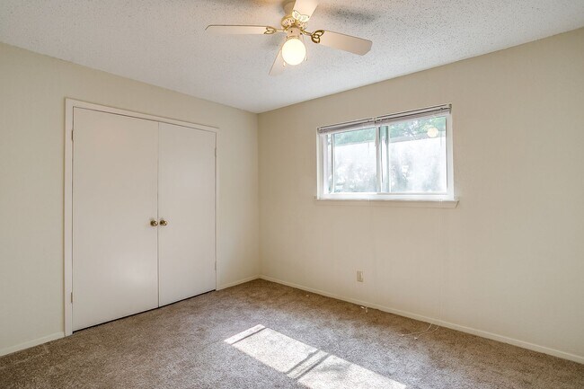 Building Photo - One side of 2 story duplex available-  3 b...