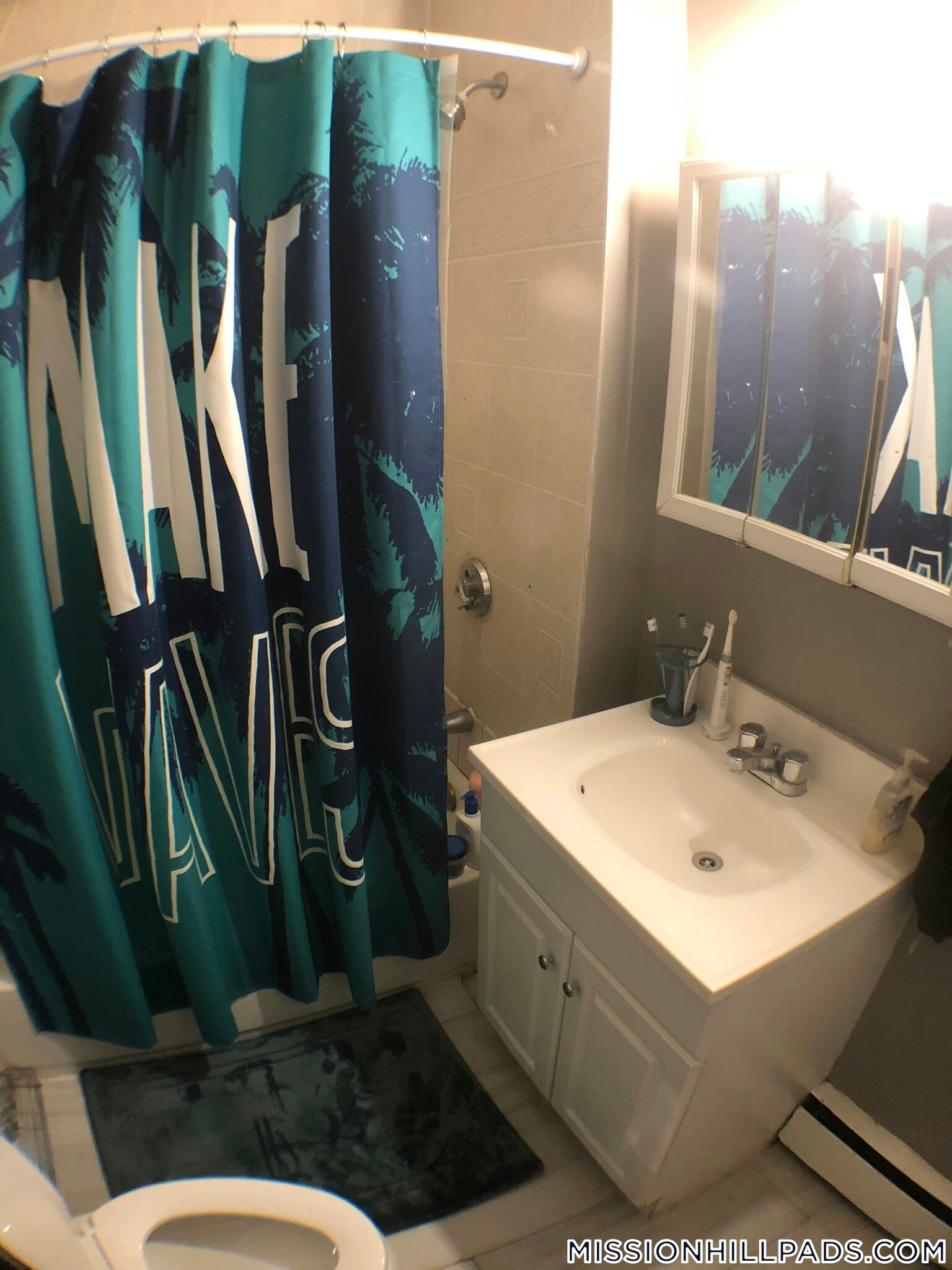 Building Photo - 168 Hillside St