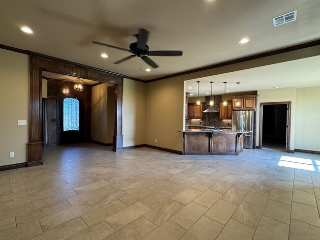 Building Photo - 8294 SE 90th St