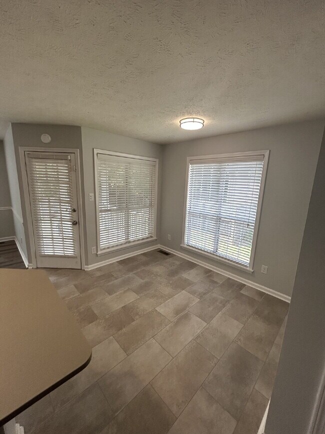 Building Photo - 158 Pennington Pl