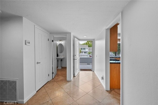 Building Photo - 18 Barlovento Ct