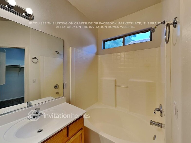 Building Photo - 13010 W Rosewood Dr