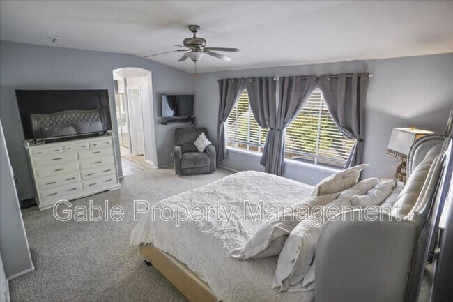 Building Photo - 27878 Amberwood Ln