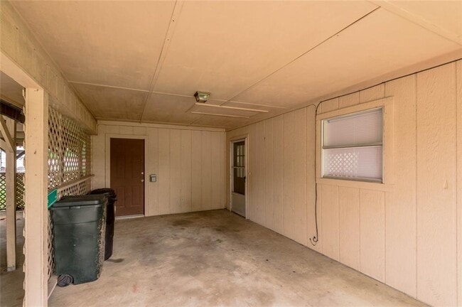 Building Photo - 125 Lee Ln
