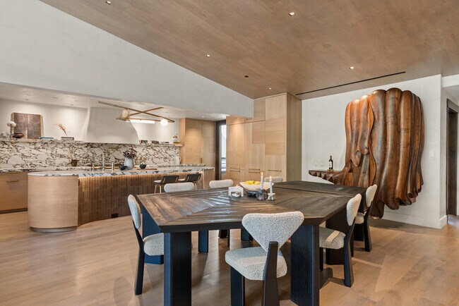 Building Photo - 120 Juan St