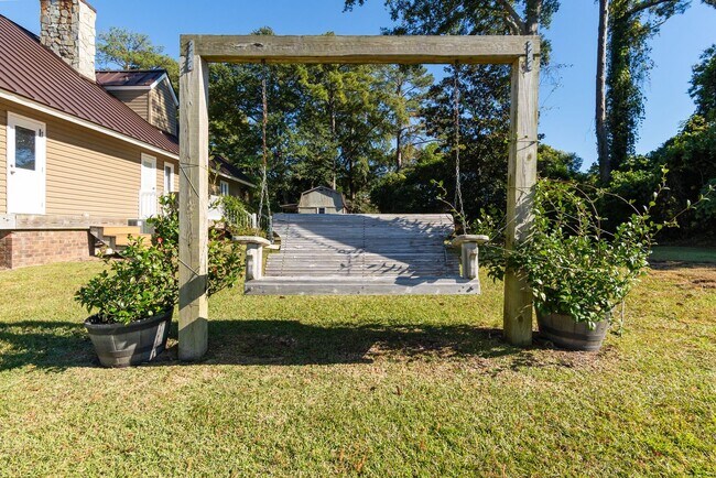 Building Photo - Waterfront Property