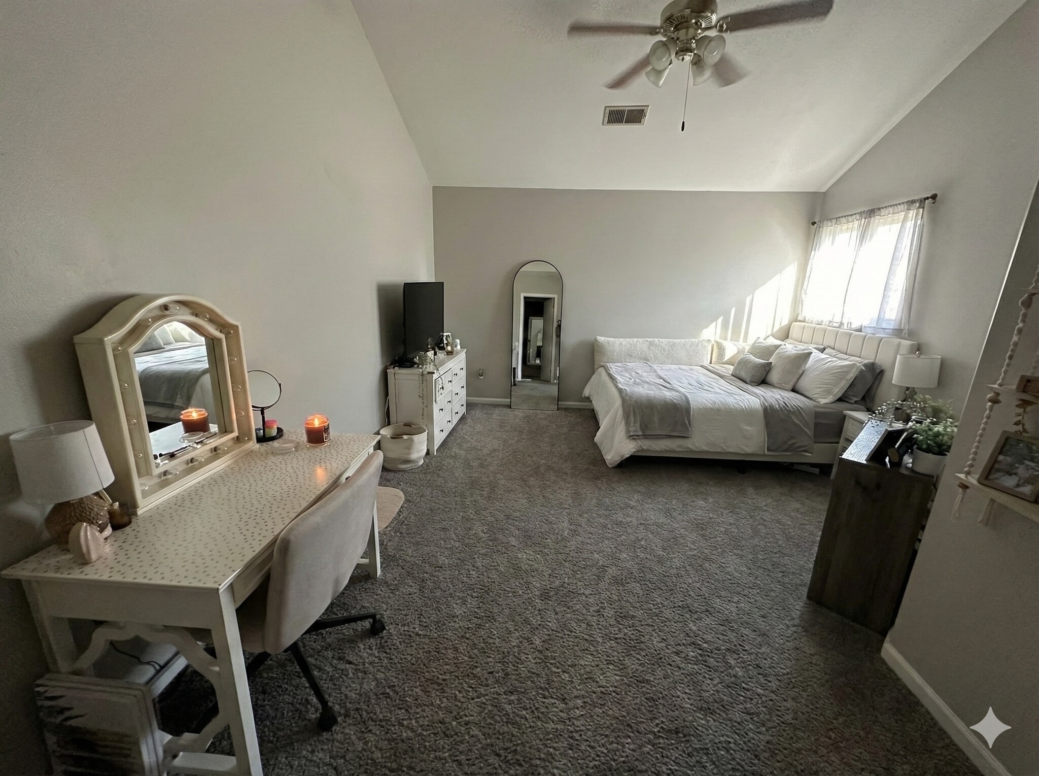 Building Photo - 1641 Olympus Dr