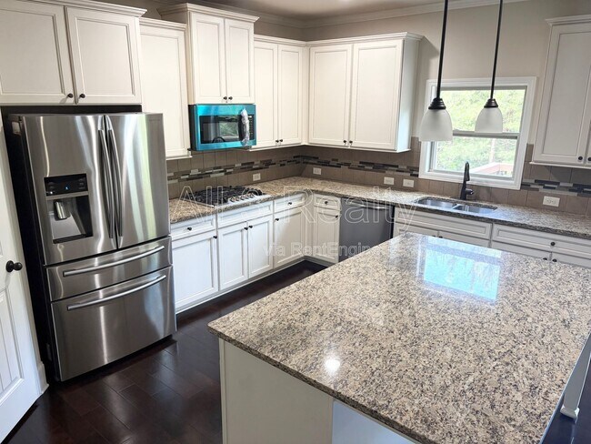 Building Photo - 3738 Valley Spring Dr