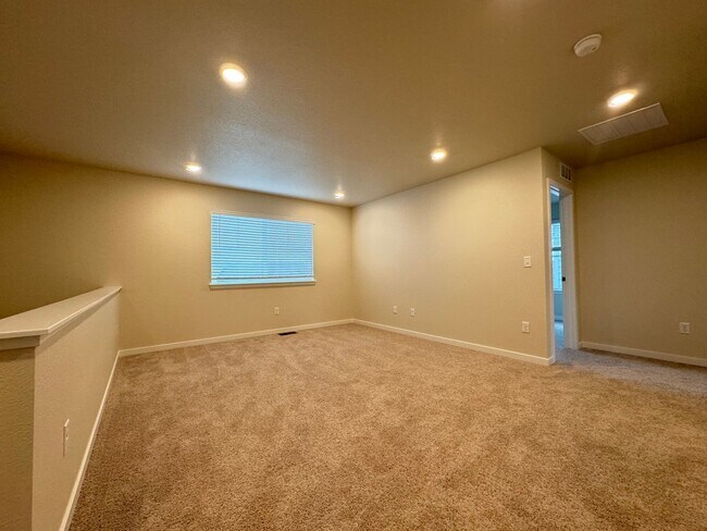 Building Photo - Brand New, Beautiful House in Timnath Lakes!