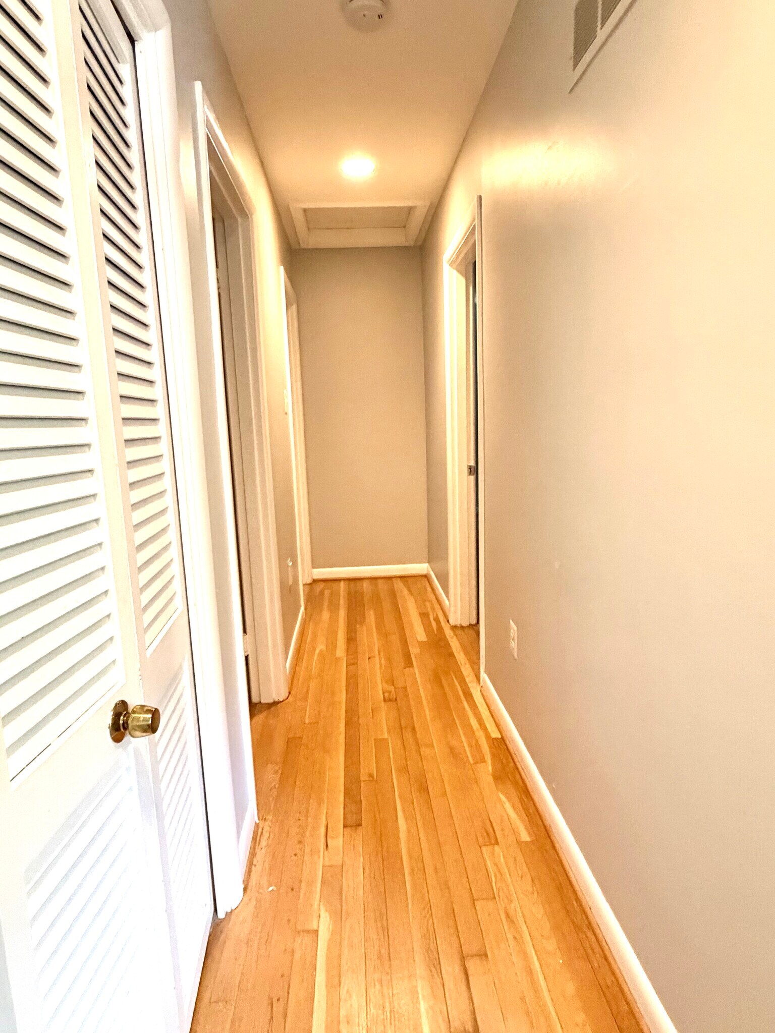 Building Photo - 5809 Greenlawn Dr