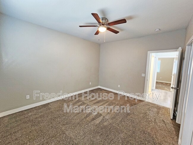 Building Photo - 1111 Sixshooter Ave