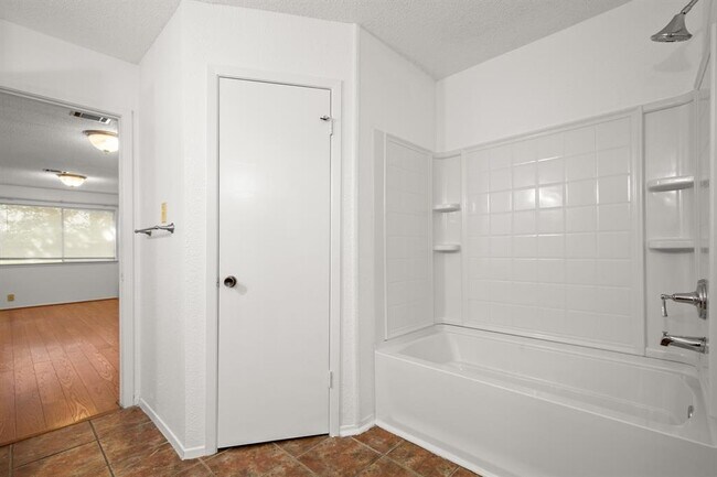 Building Photo - 12701 Europa Ln