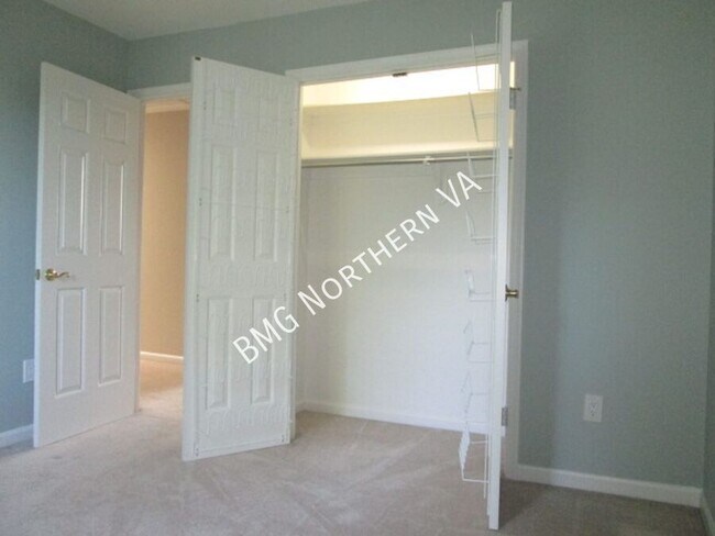 Building Photo - 21108 Twinridge Square