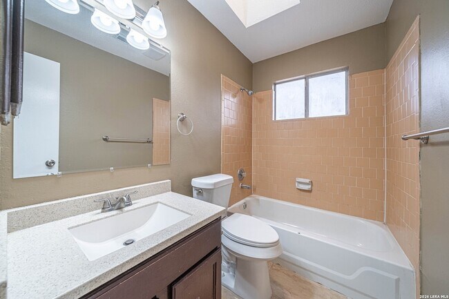 Building Photo - 821 Meadow Stone