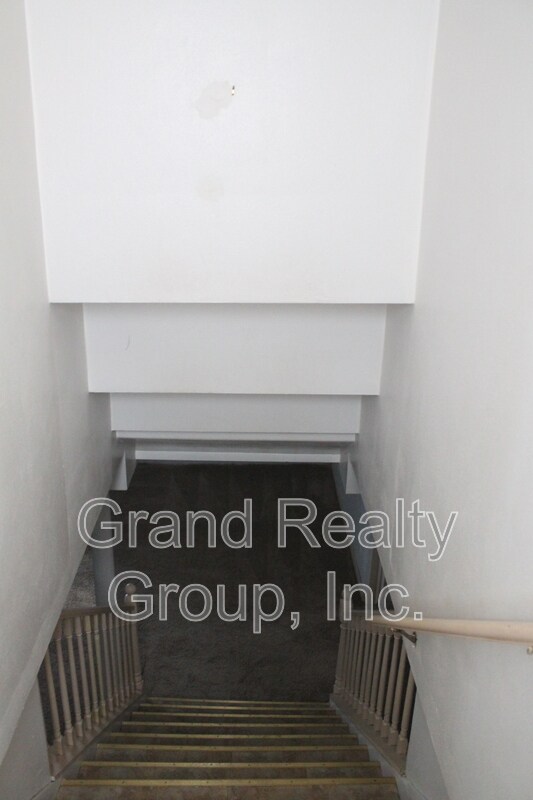 Building Photo - 880 Ferndale St