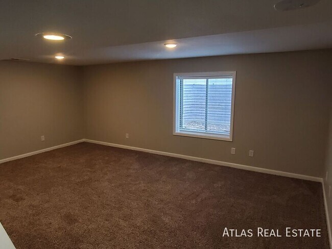 Building Photo - 13312 Ash Cir