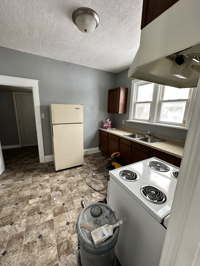 Building Photo - 1616 9th St