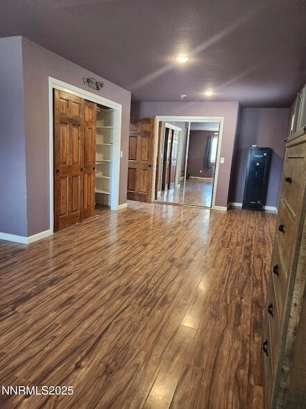 Building Photo - 880 Truckee Ln