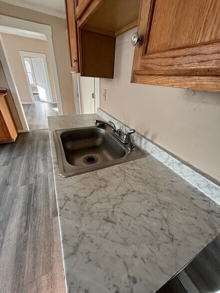 Building Photo - 53 Brook St