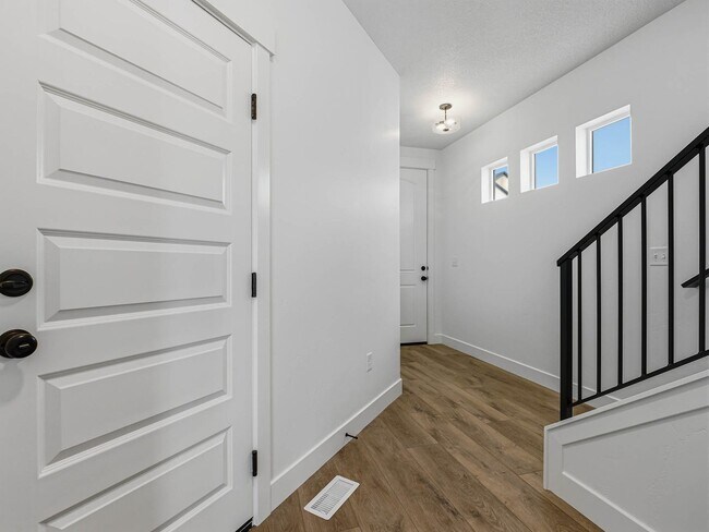 Building Photo - RES_VANDERWATT_866