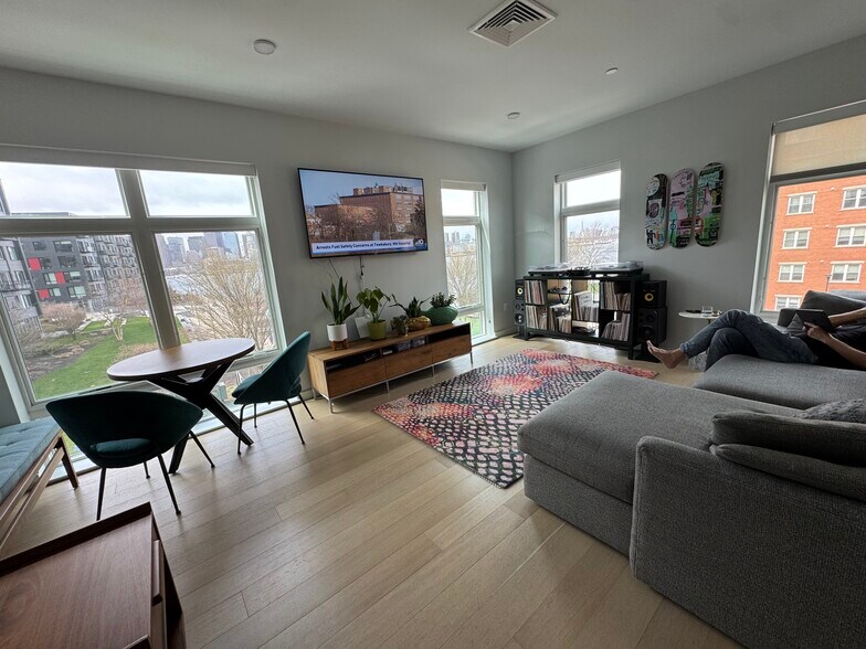 Building Photo - 1 Lisbon St