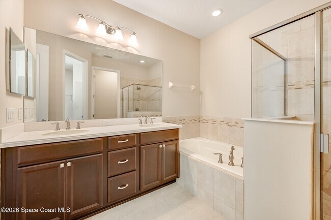 Building Photo - 5748 Tamarac Dr