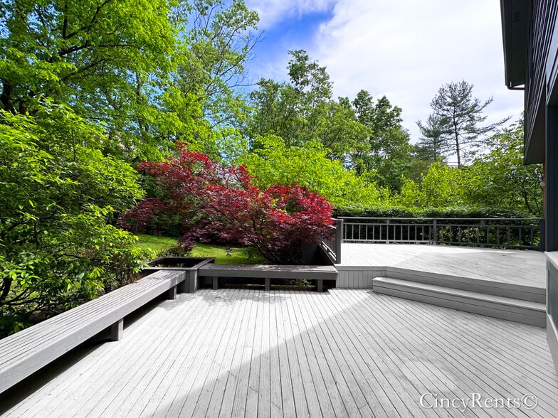 Building Photo - 7982 Lancelot Dr