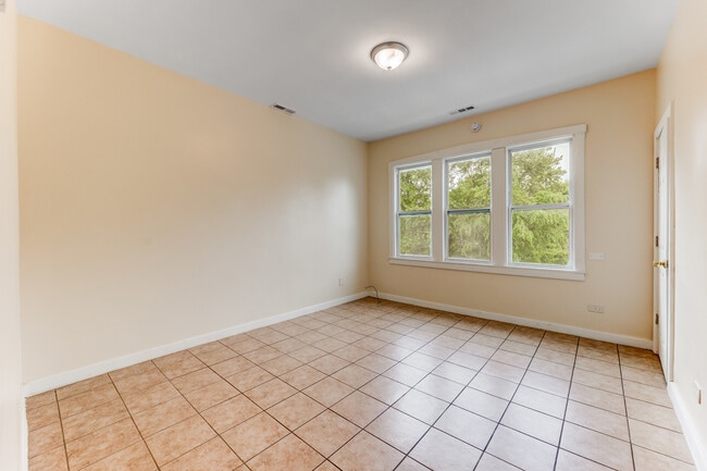 Building Photo - 1320 W 50th St