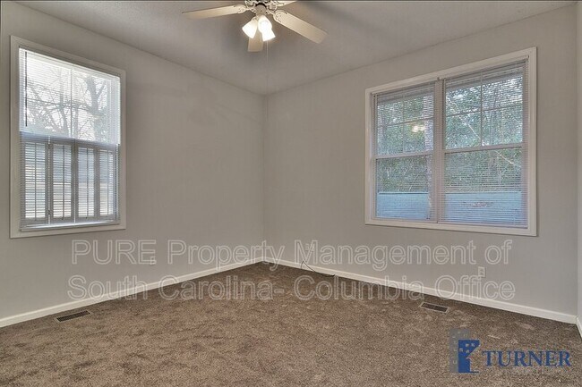 Building Photo - 801 Laurel Hill Ln