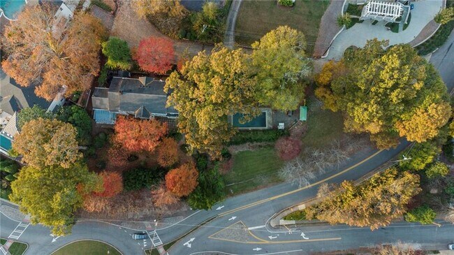 Building Photo - 4 Ansley Dr NE