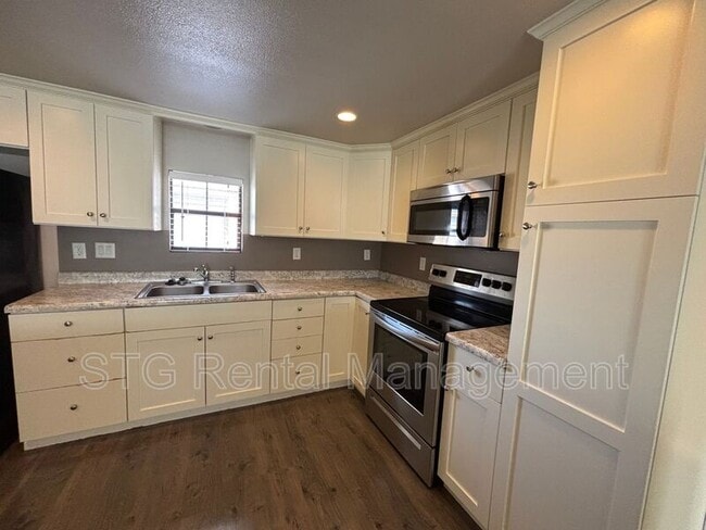 Building Photo - 145 E 500 S