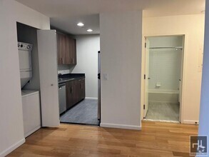 Building Photo - 3 bedroom in BROOKLYN NY 11201