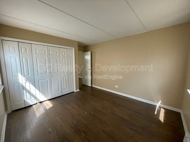Building Photo - 255 Uteg St