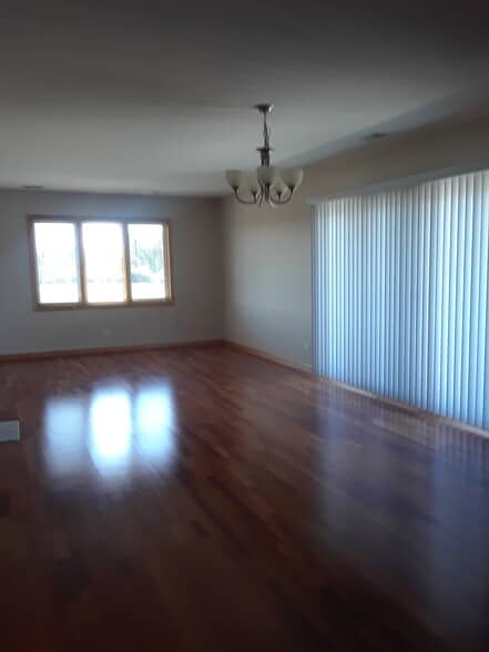 Building Photo - 10459 Mayfield Ave