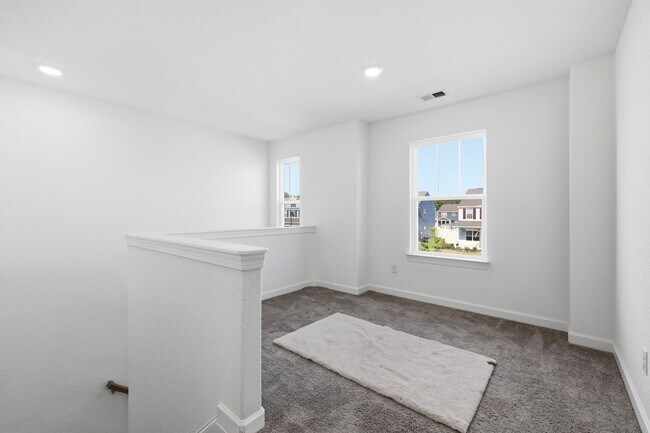 Building Photo - 208 Ryker Rd E