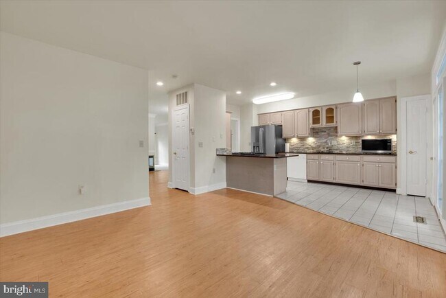 Building Photo - 2904 Oakton Crest Pl