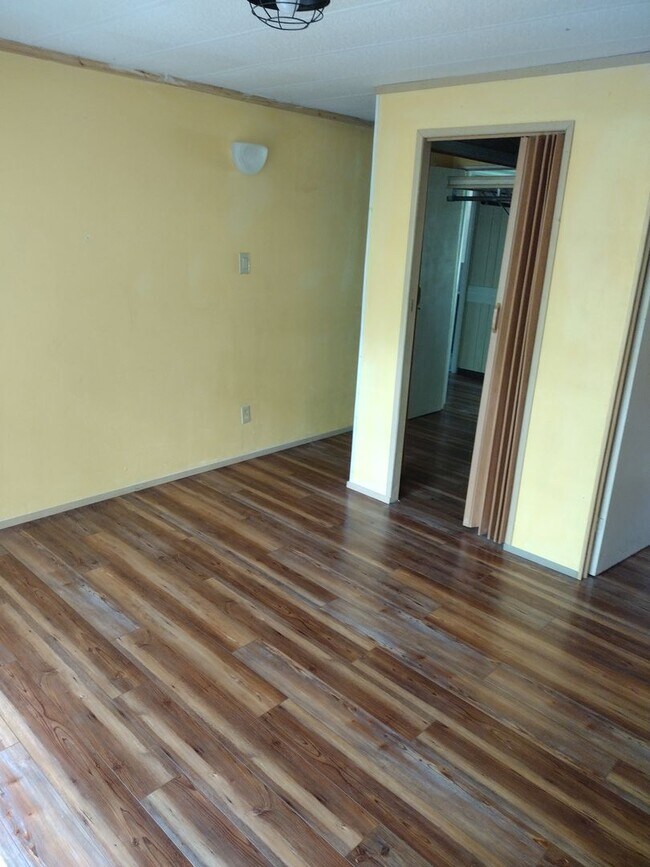 Building Photo - 3610 CR 406