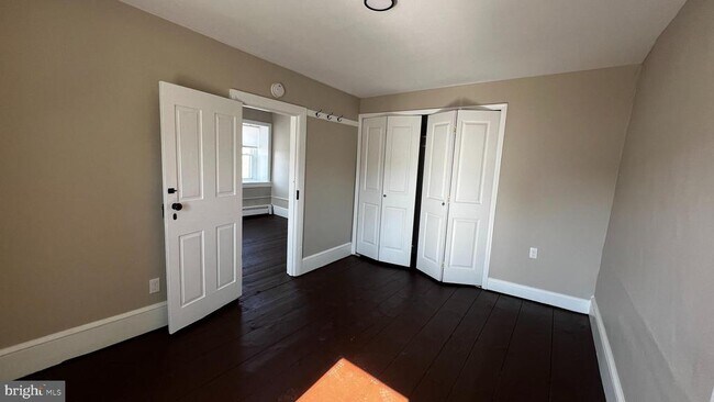 Building Photo - 135 Hoffmansville Rd