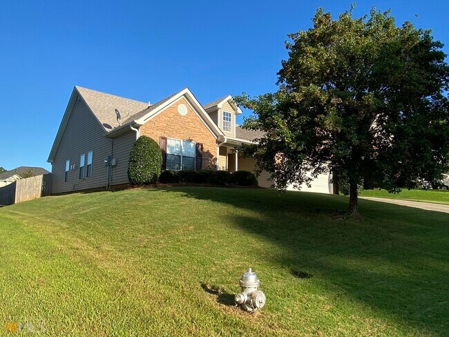 Building Photo - 5751 Colonnade Dr