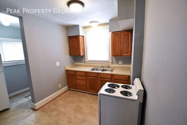 Building Photo - 1411 N 5th St