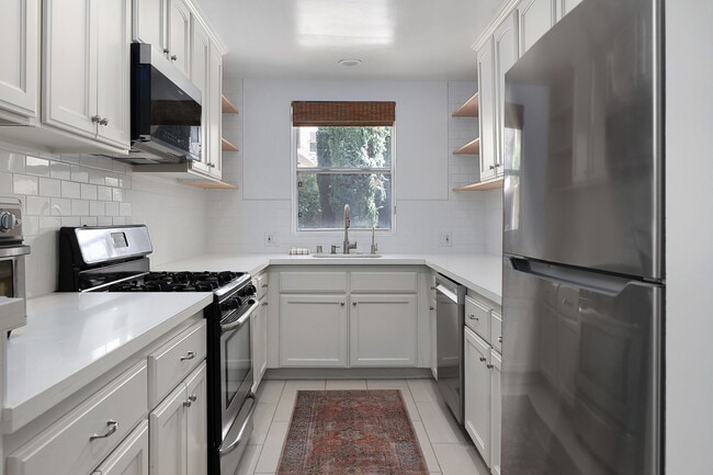 Building Photo - 11670 W Sunset Blvd