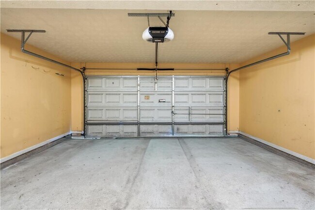 Building Photo - 796 Rock Ln