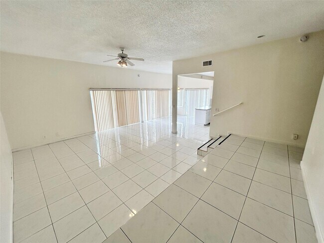 Building Photo - 4850 SW 63rd Terrace